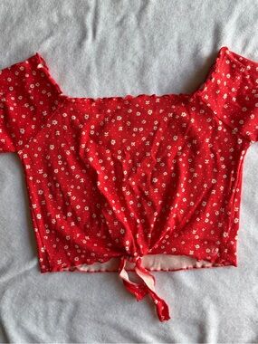 Me to We Red Floral Tie-Front Square Neck Crop Top